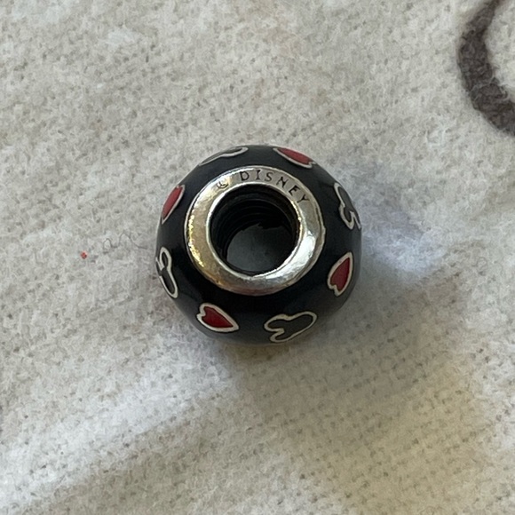 Pandora Disney Mickey and Hearts Enamel Charm - Picture 4 of 9